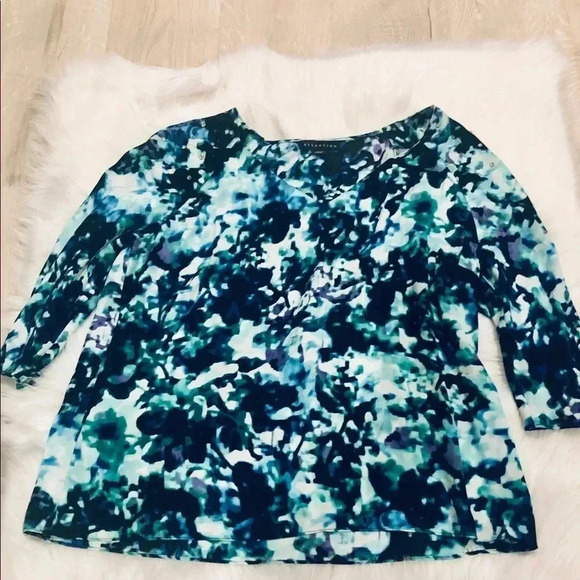 Women’s top by attention - Picture 1 of 3